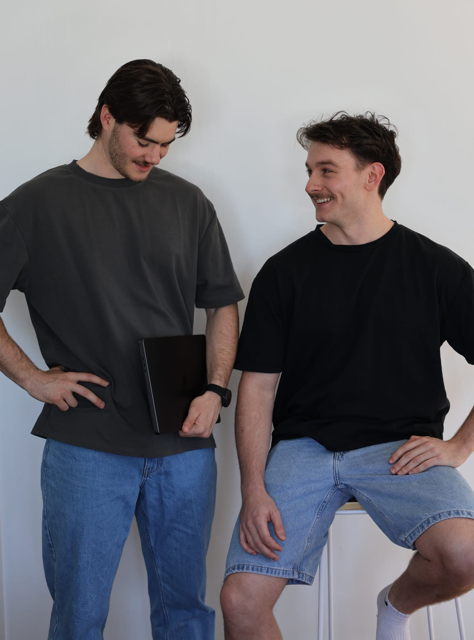 Hayden Richardson and Joe Milburn talking through a build together